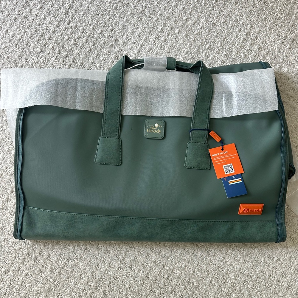 Garmet Travel Bag by Stitch